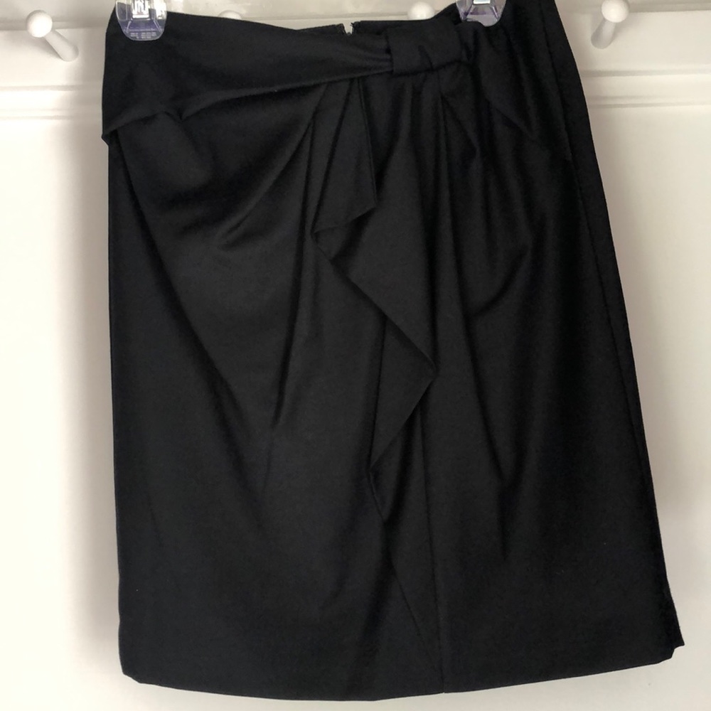 Banana Republic, size 4, black skirt (women’s)